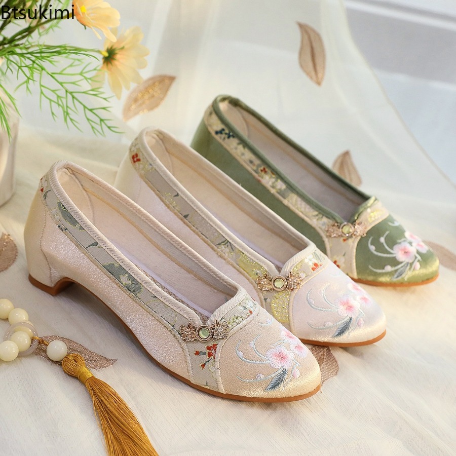 أحذية نسائية جديدة لعام 2026 ب - مراجعة Embroidery Simple وسعره